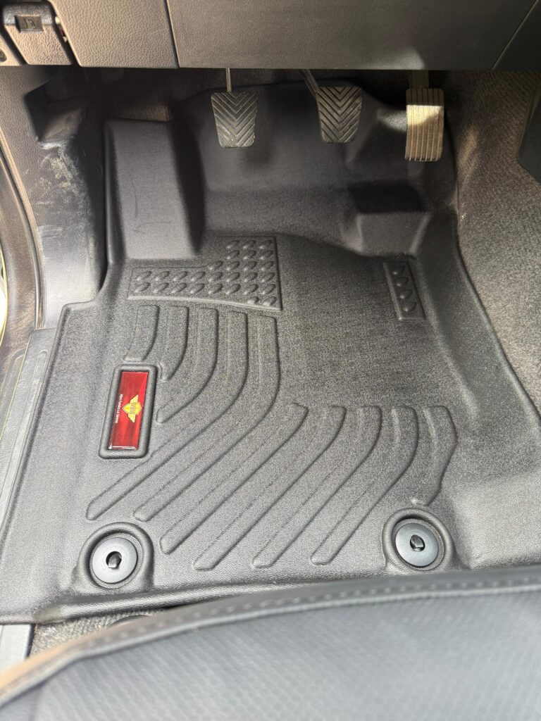 Pisos de calce perfecto Mitsubishi L200 2016-2024