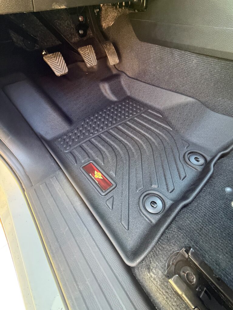 Pisos de calce perfecto Mitsubishi L200 2025-2026